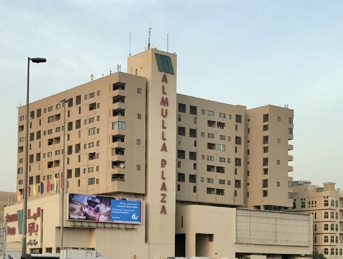  Two Injured as Al Mulla Plaza Collapses Partially in Dubai