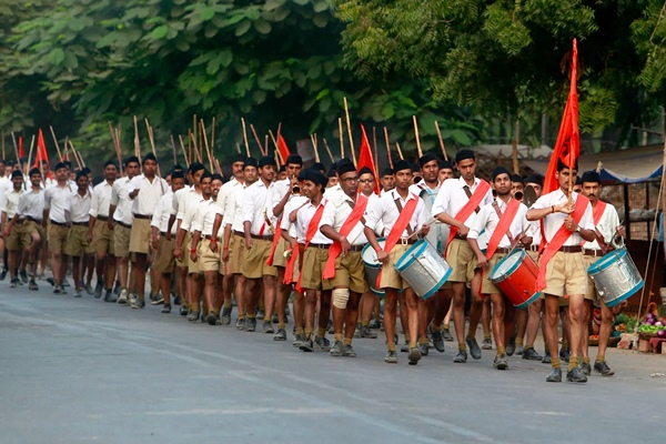  Centre Lifts 58-Year-Old Ban on Government Employees Participating in RSS Activities