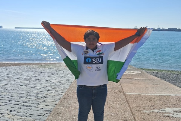  Indian Teen Para Swimmer Jiya Rai Makes History, Conquers English Channel