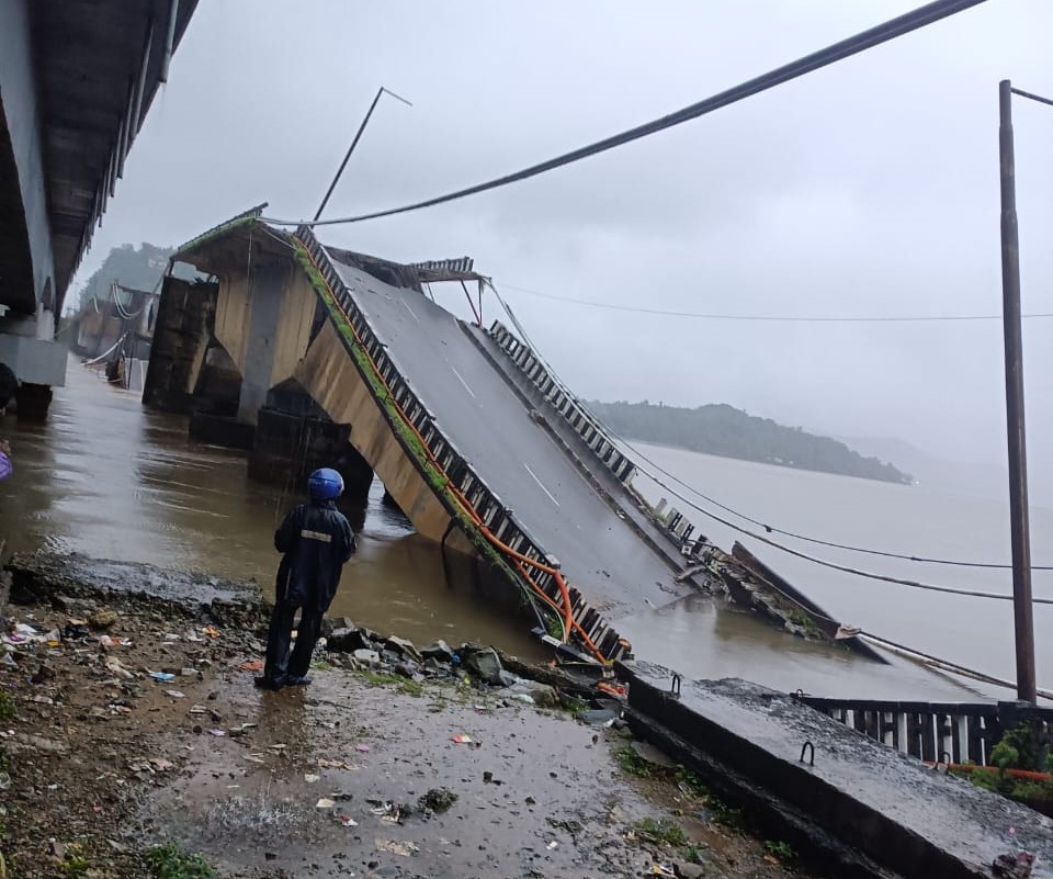  Kodibag Bridge Collapse: Truck Driver Rescued, Traffic Disrupted