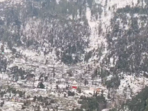 Heavy Snow Hits Kashmir Hard: Thousands Stranded on Jammu-Srinagar Highway