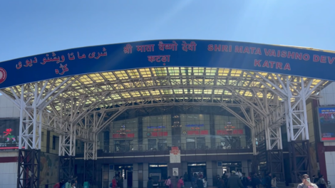 Trains Bring Fresh Wave of Visitors to Kashmir
