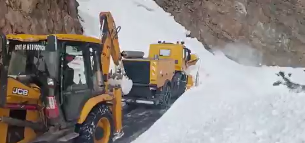 BRO's Bold Move: Mughal Road Reopens in Winter to Link Jammu and Kashmir