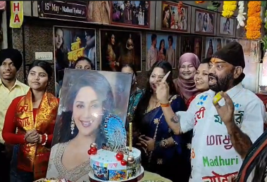 Pappu Sardar marks his 29th year of celebrating the actor's birthday